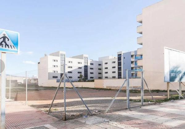 Terreno en calle Antonio Pintor