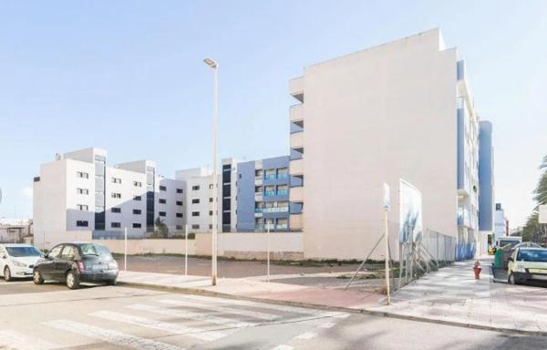 Terreno en calle Antonio Pintor