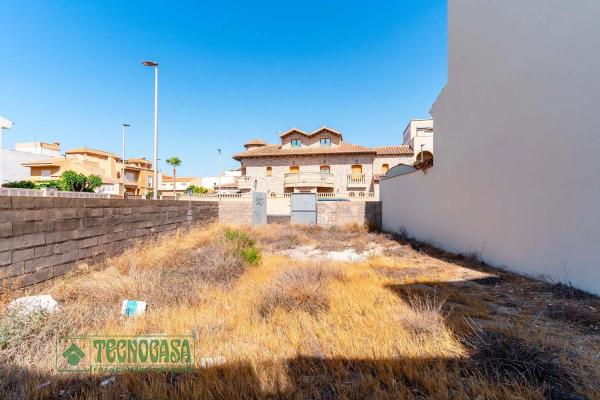 Terreno en calle Amapola