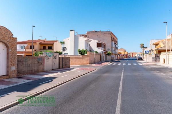 Terreno en calle Amapola