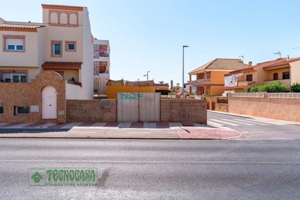 Terreno en calle Amapola