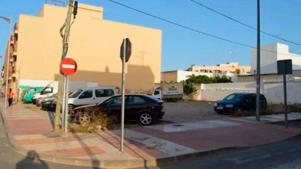 Terreno en calle Nicolás Navas