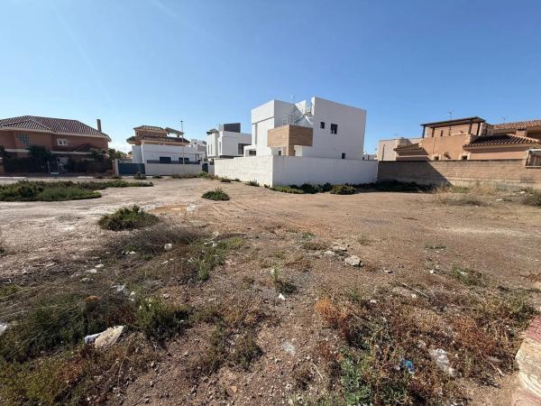 Terreno en calle Finlandia