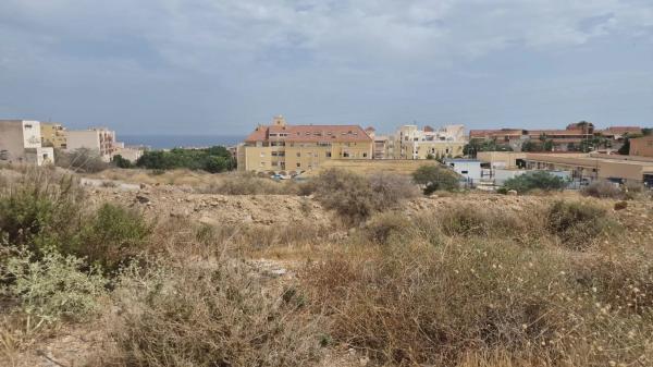 Terreno en Poligono Ue-104