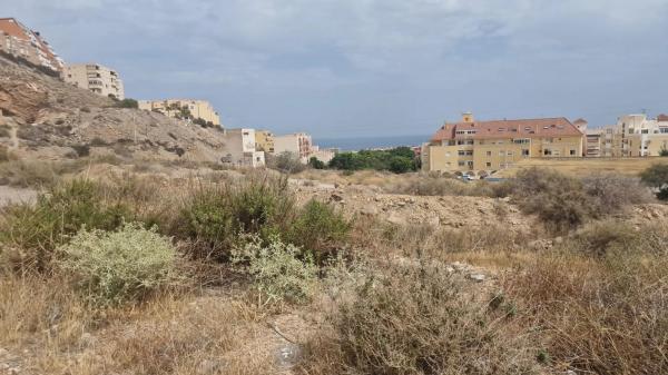 Terreno en Poligono Ue-104