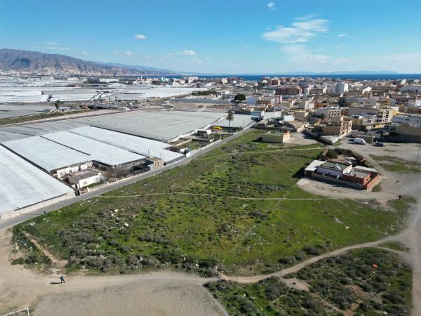 Terreno en avenida Luis Buñuel