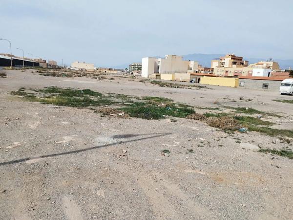 Terreno en calle Caratauna s/n