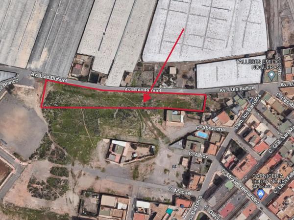 Terreno en avenida Luis Buñuel