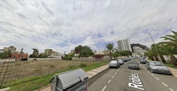 Terreno en paseo de los Robles