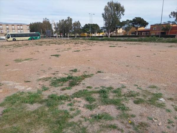 Terreno en calle Alcalá la Real