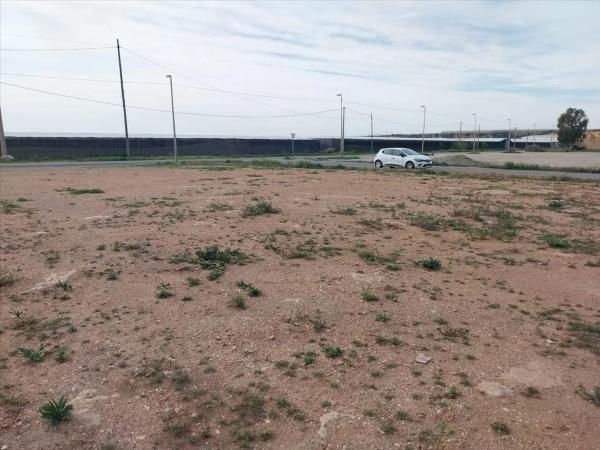 Terreno en calle Alcalá la Real