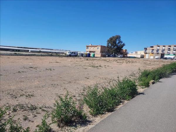 Terreno en calle Alcalá la Real