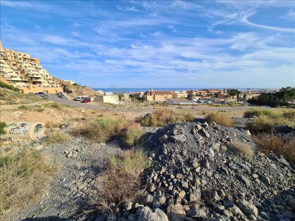Terreno en calle Montserrat Caballé