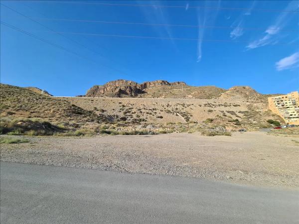 Terreno en calle Montserrat Caballé