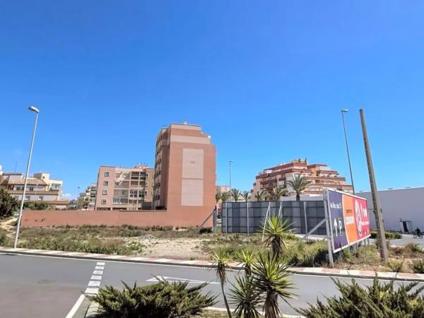 Terreno en avenida sabinar