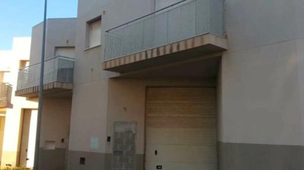 Terreno en calle Azucena