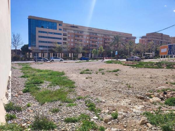 Terreno en calle Virgen de Gádor