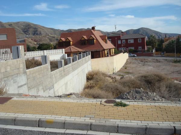 Terreno en calle los Ficus, 5