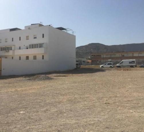 Terreno en Miguel Hernández