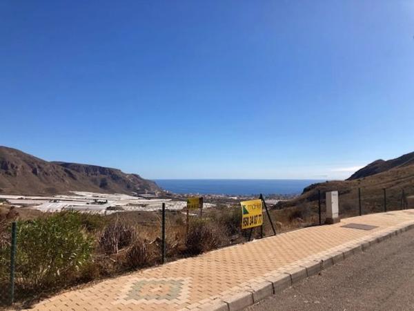 Terreno en calle Los Pinos, 9