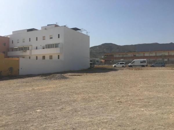 Terreno en calle Miguel Hernández s/n