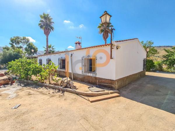 Terreno en calle Piedra Redonda