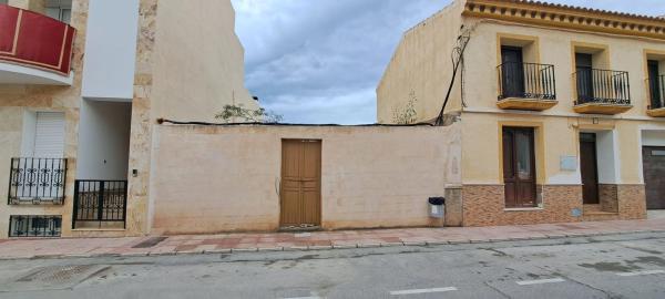 Terreno en calle Ancha, 25