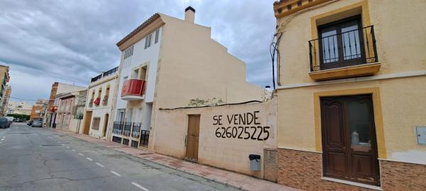 Terreno en calle Ancha, 25