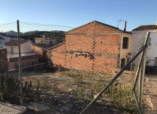 Terreno en calle Alamicos, 3