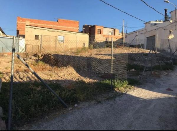 Terreno en calle Alamicos, 3