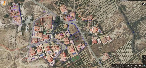 Terreno en Barrio Palaces, 63