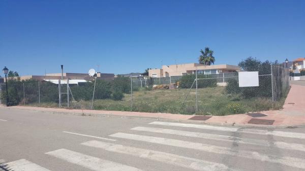 Terreno en calle Crisanteno, 5