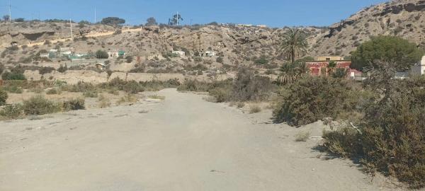 Terreno en rambla Campana