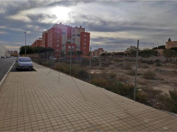 Terreno en calle Ana Frank