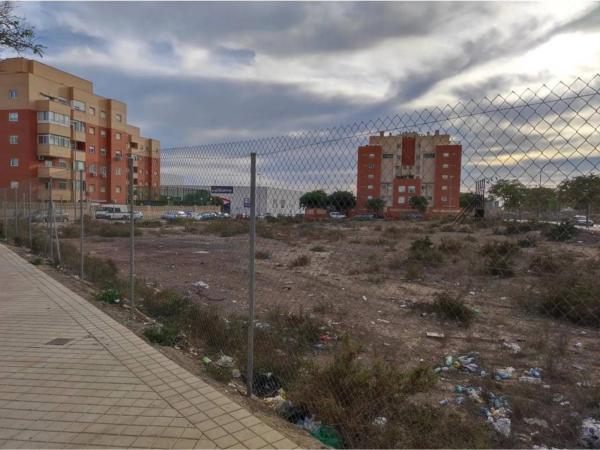 Terreno en calle Ana Frank