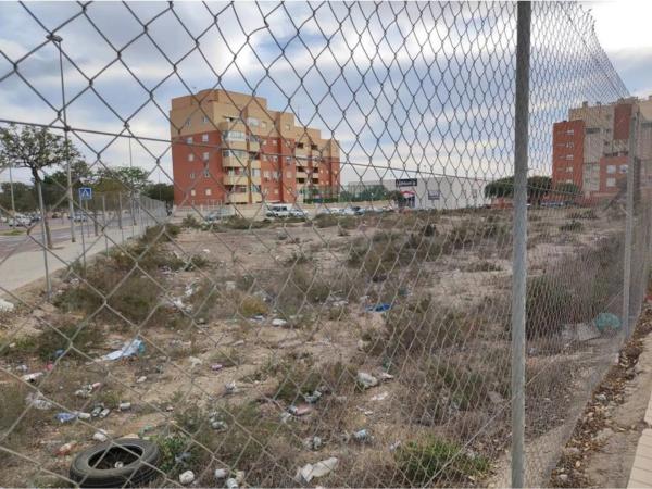 Terreno en calle Ana Frank