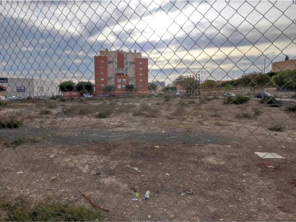 Terreno en calle Ana Frank