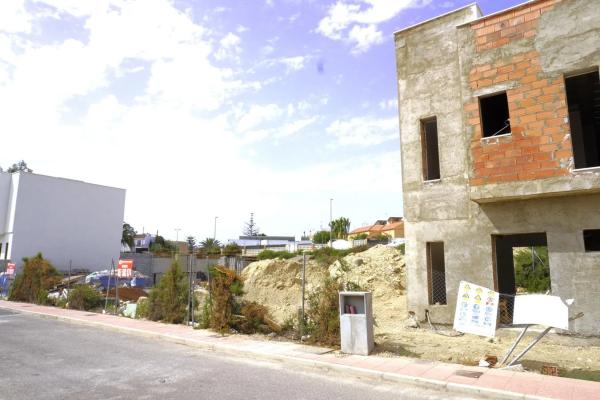 Terreno en calle el Azor