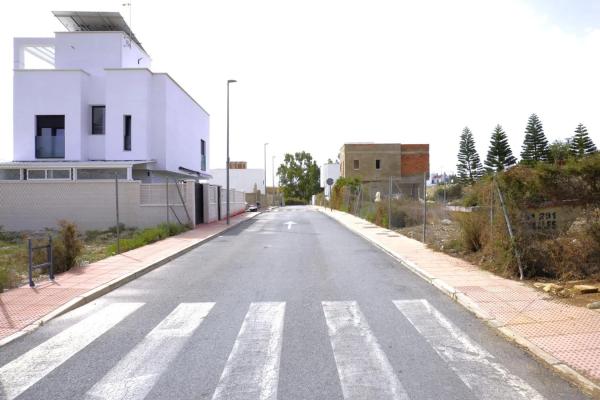 Terreno en calle el Azor