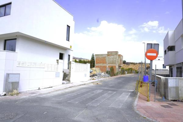 Terreno en calle el Azor