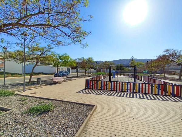 Terreno en calle Alhambra