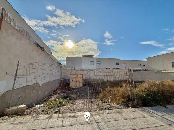 Terreno en avenida de la Constituciòn, 1