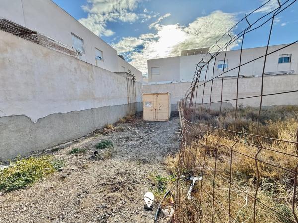 Terreno en avenida de la Constituciòn, 1