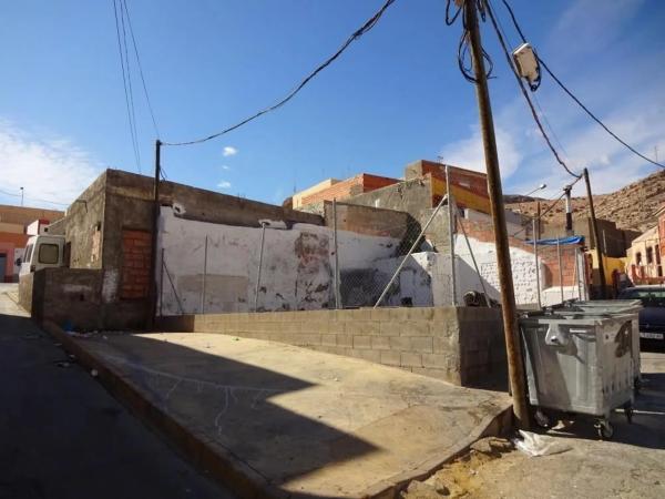 Terreno en calle Mamparra