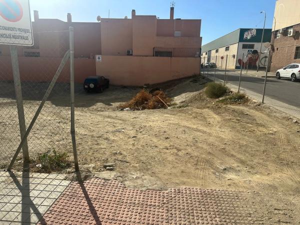 Terreno en calle Pascal, 17