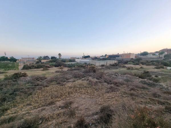 Terreno en carretera la Juaida s/n