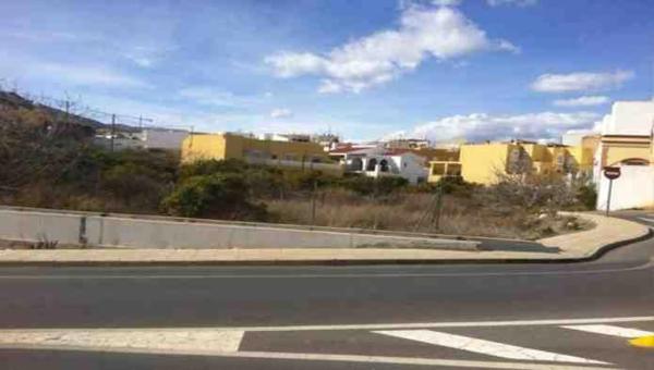 Terreno en avenida de 28 de Febrero