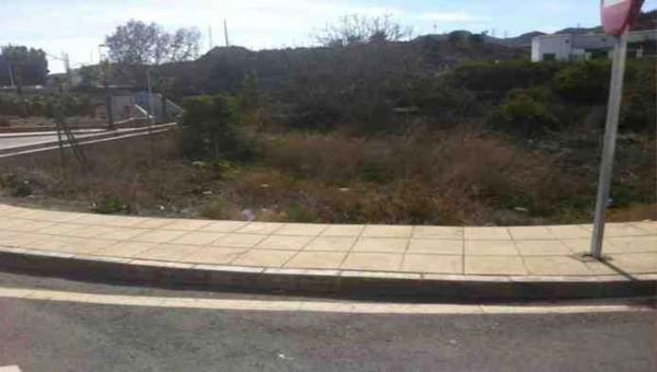 Terreno en avenida de 28 de Febrero