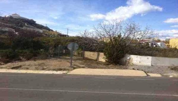 Terreno en avenida de 28 de Febrero