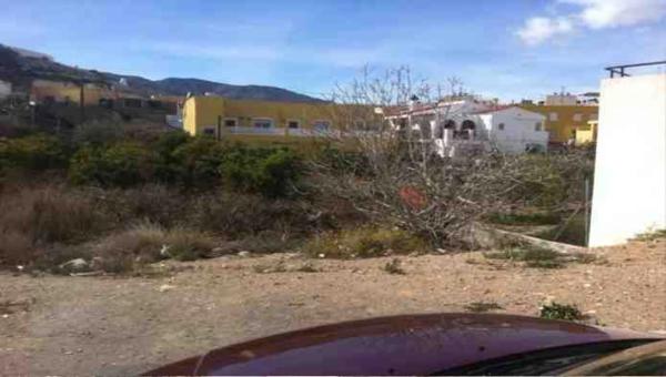 Terreno en avenida de 28 de Febrero